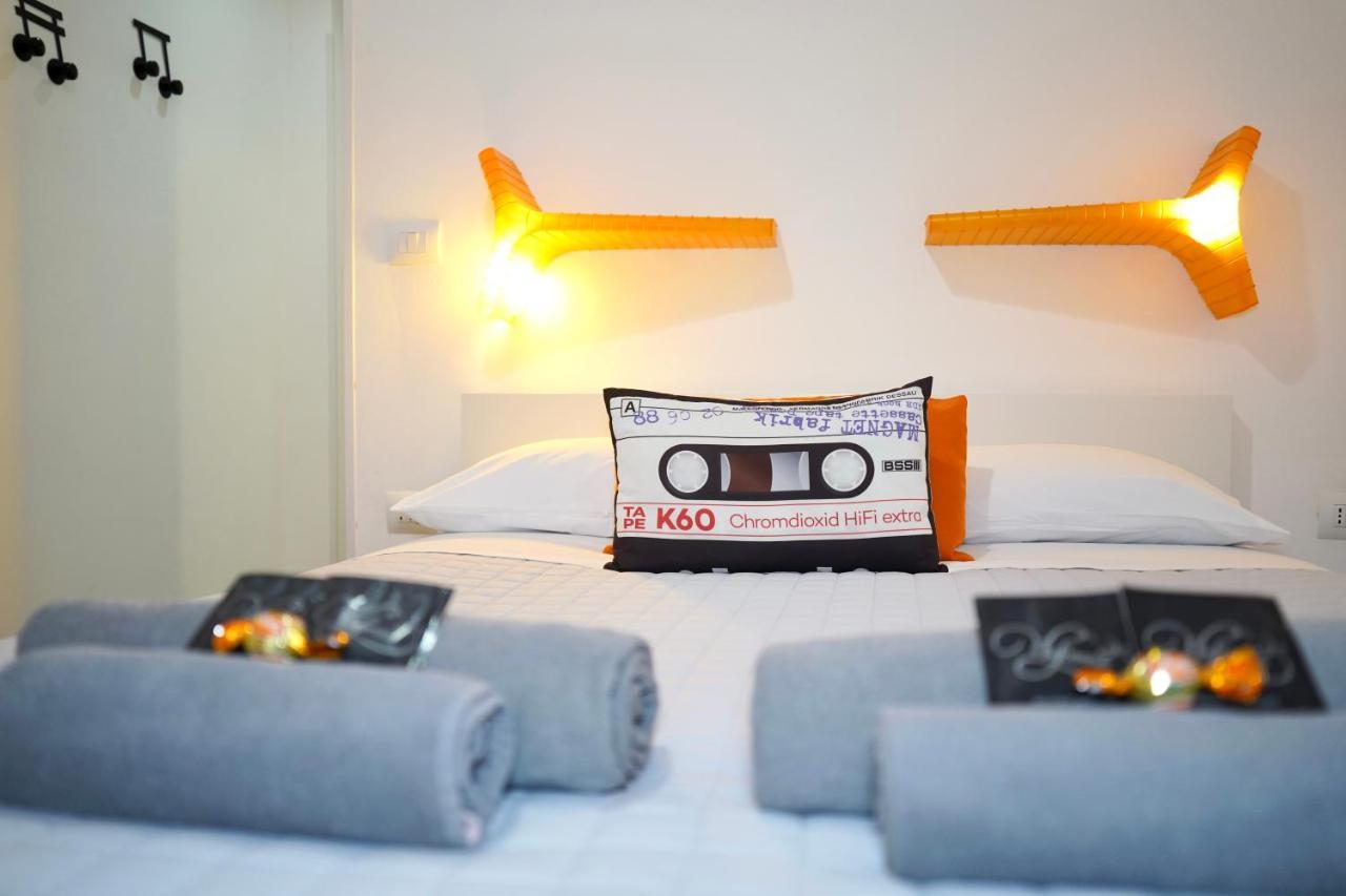 B&B Arts And Music アンコーナ エクステリア 写真